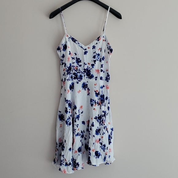 COTTON ON V-Neck dress - Picture 1 of 3